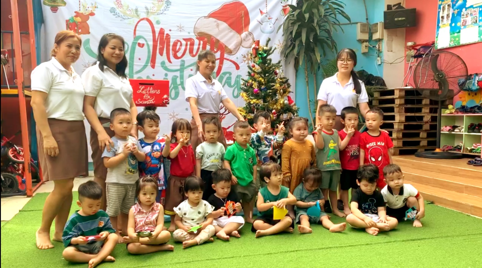 Gửi thư đến Santa Claus 2023