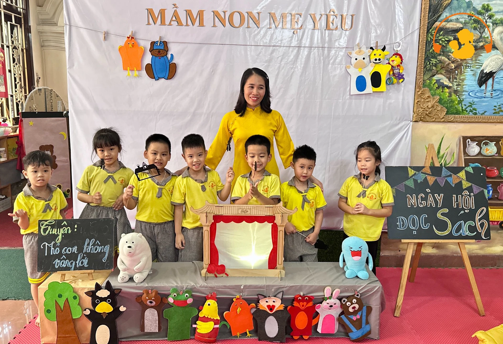 Rộn Ràng "Ngày Hội Đọc Sách" Tại Mầm Non Mẹ Yêu: Ươm Mầm Trí Tuệ Cho Bé